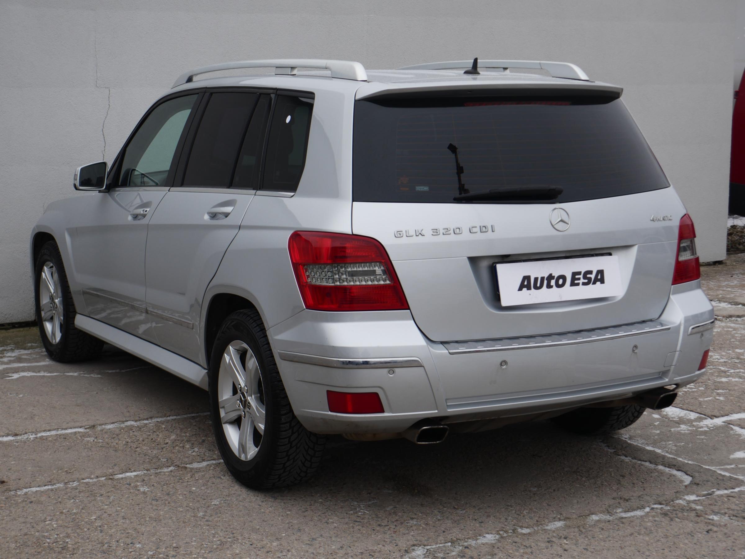 Mercedes-Benz GLK, 2008 - pohled č. 4