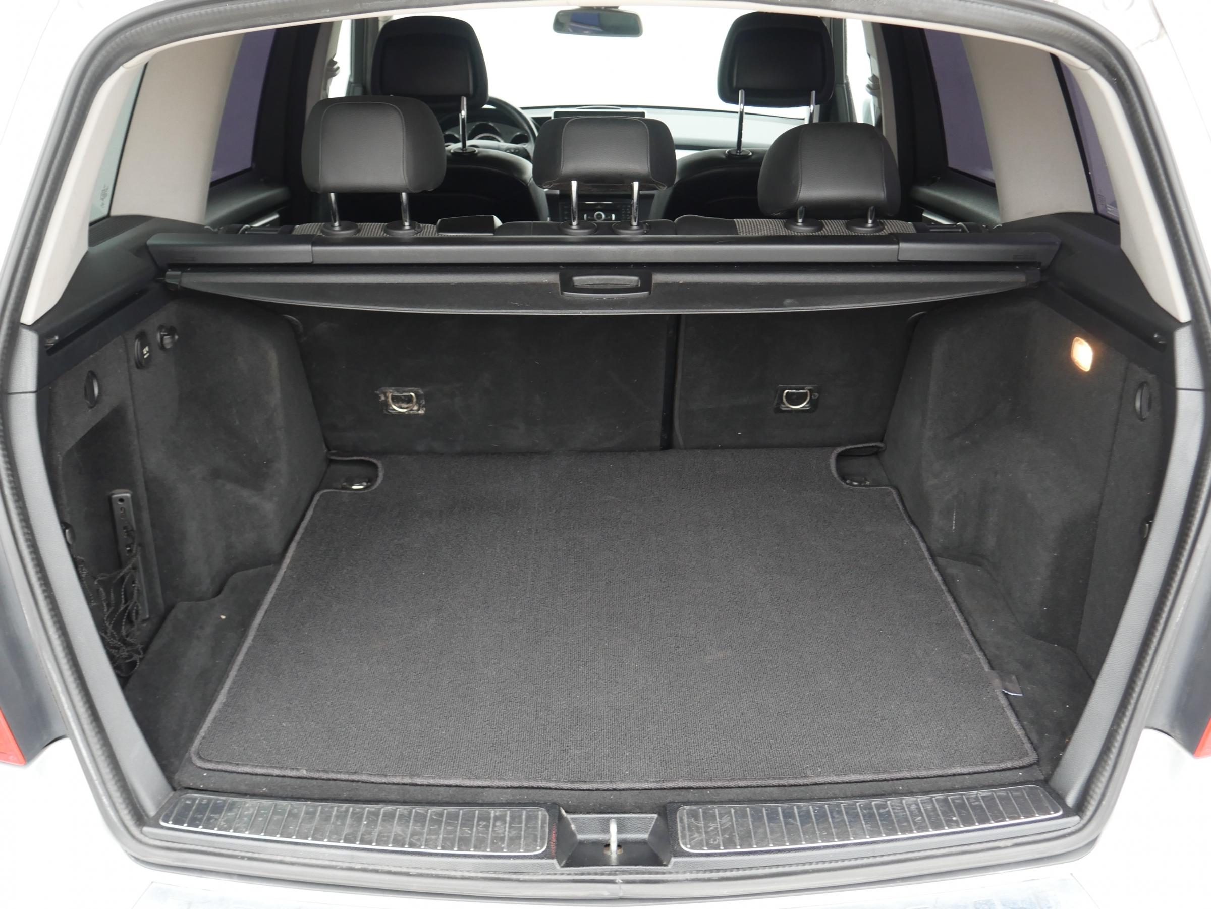 Mercedes-Benz GLK, 2008 - pohled č. 7