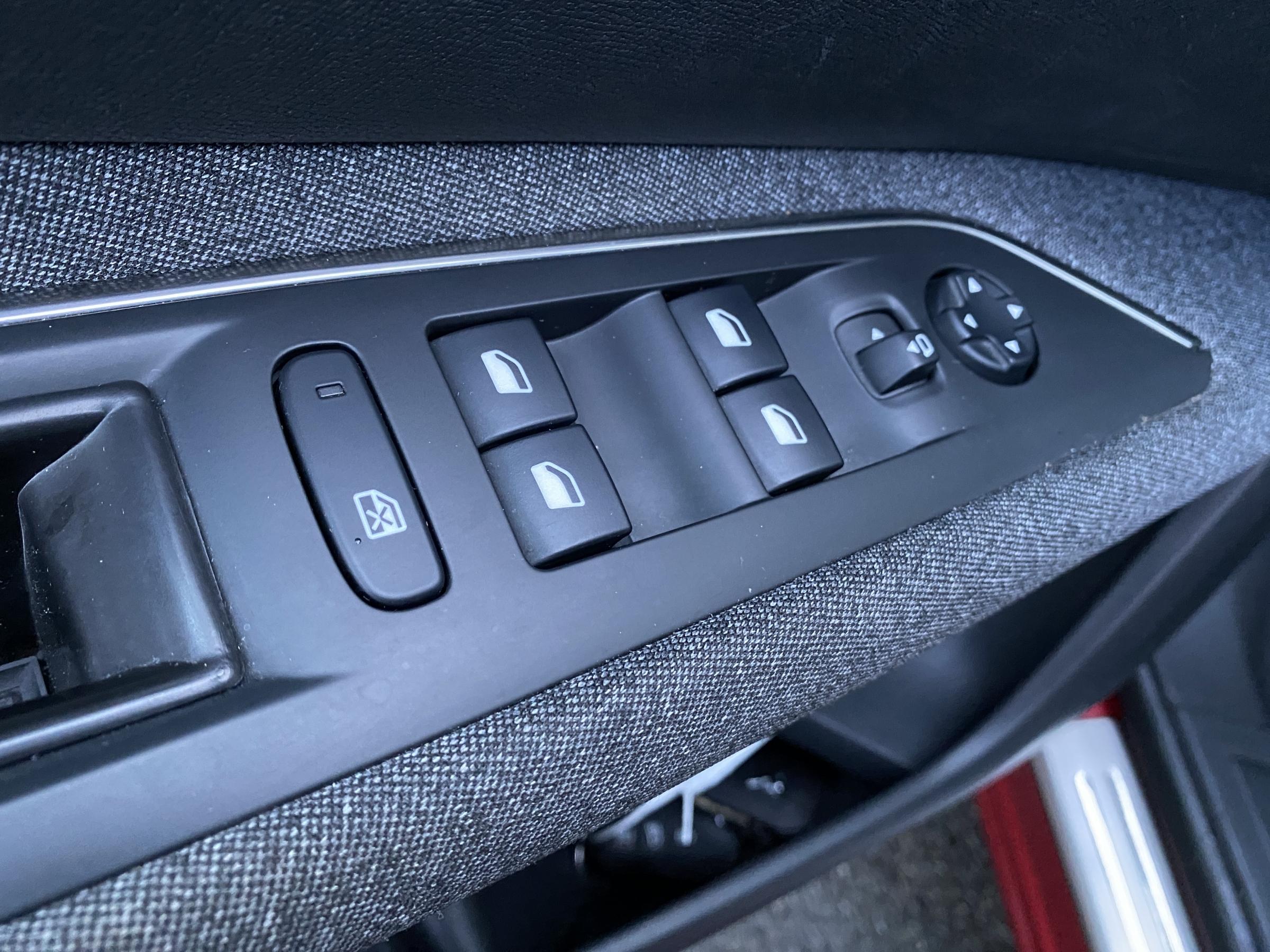 Peugeot 3008, 2016 - pohled č. 11