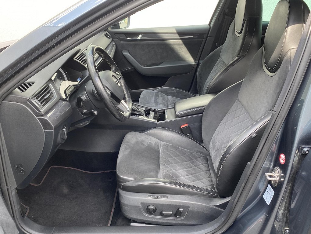 Škoda Superb III 2.0 TSi SportLine