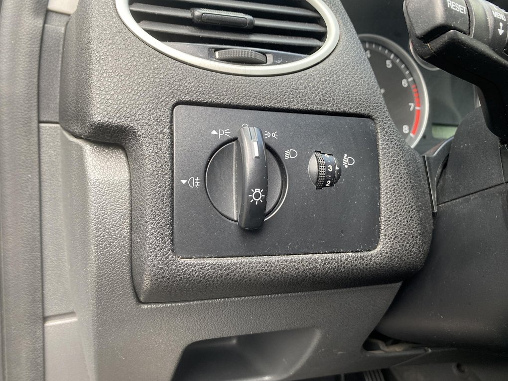 Ford Focus 1.4i 