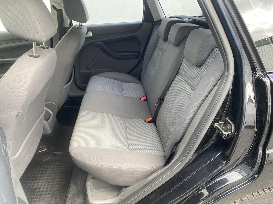 Ford Focus 1.4i 