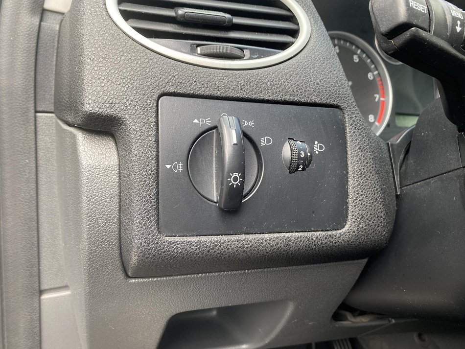 Ford Focus 1.4i 