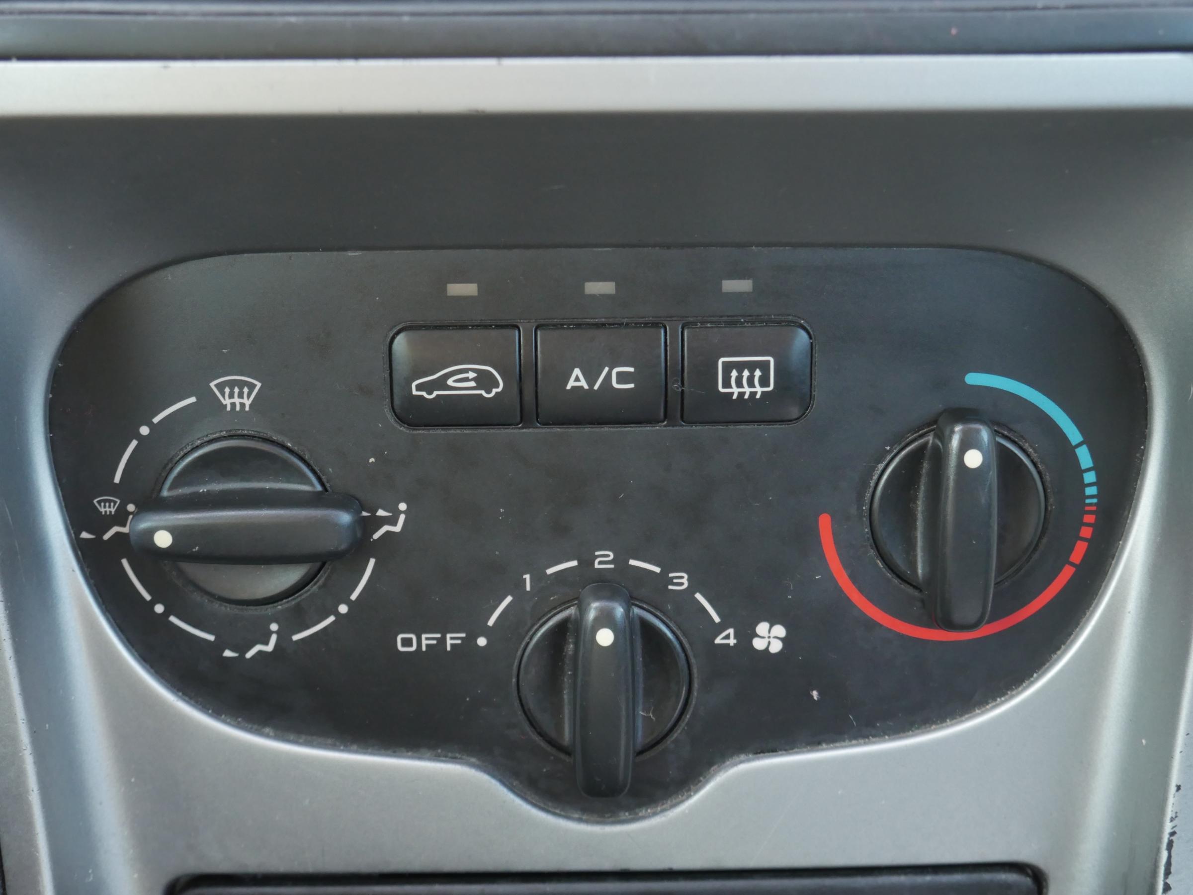 Peugeot 307, 2003 - pohled č. 12