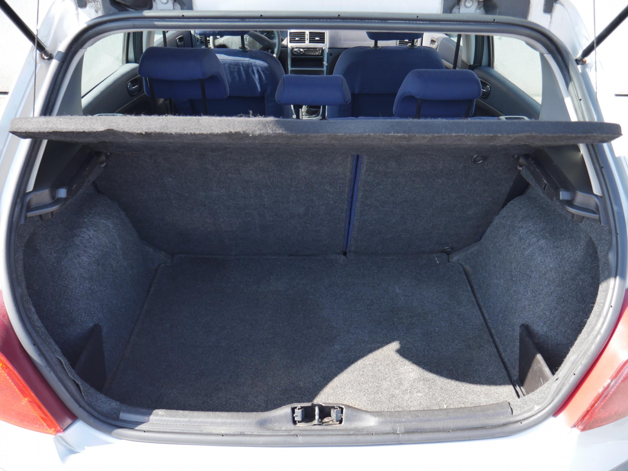 Peugeot 307, 2003 - pohled č. 7