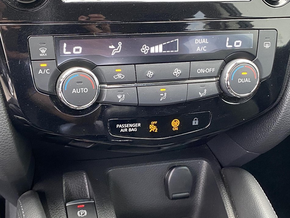 Nissan Qashqai 1.3 DiG-T N-Connecta