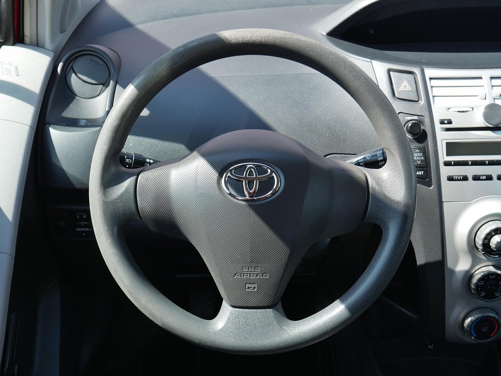 Toyota Yaris 1.0i 