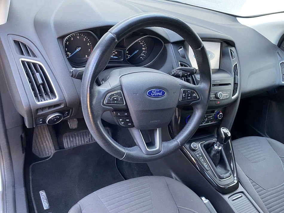 Ford Focus 1.5EB Titanium