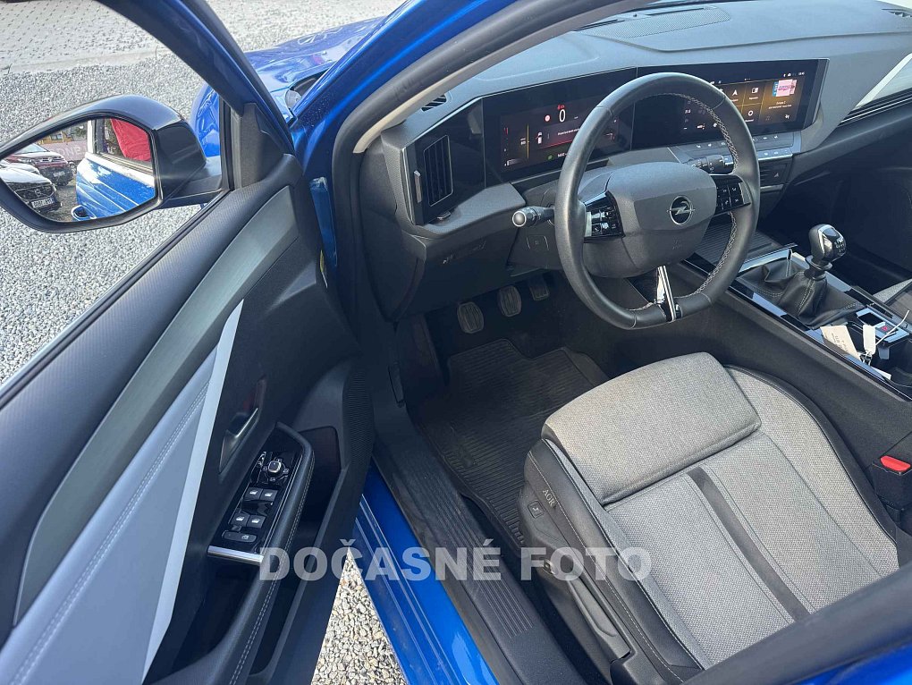 Opel Astra 1.2PT 