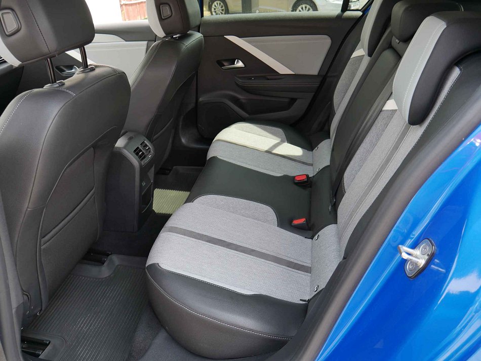 Opel Astra 1.2 T 
