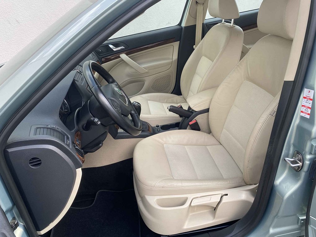 Škoda Octavia II 1.6 TDi Elegance