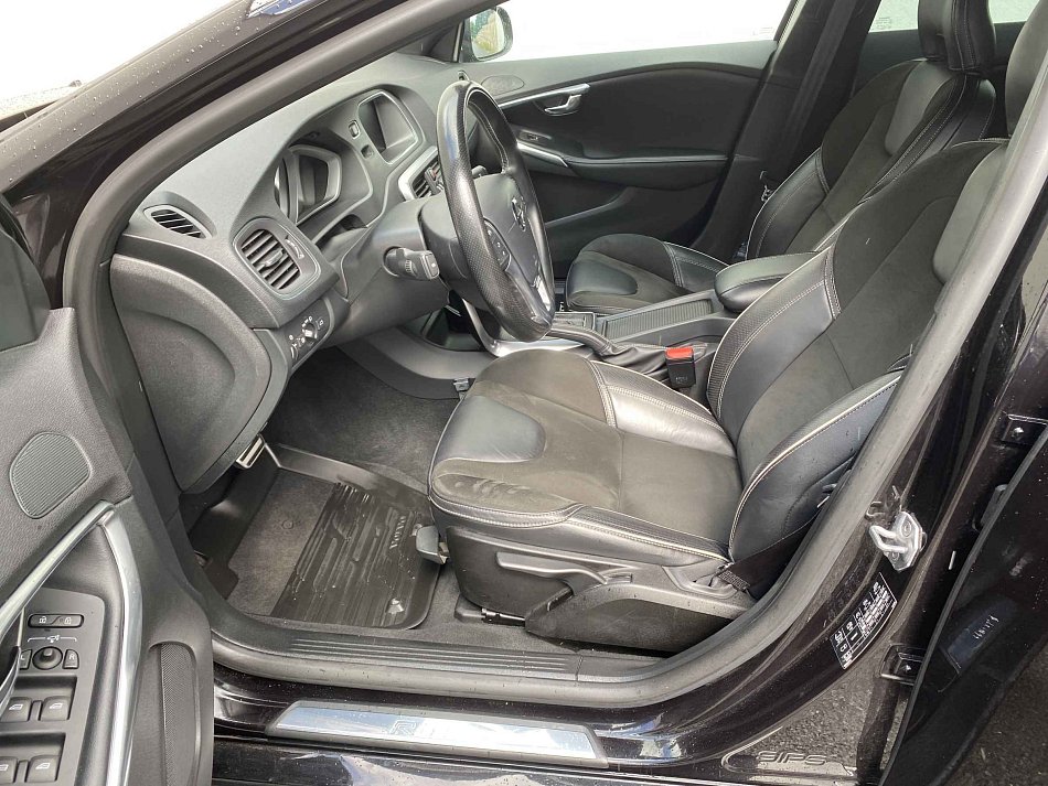 Volvo V40 2.0i 