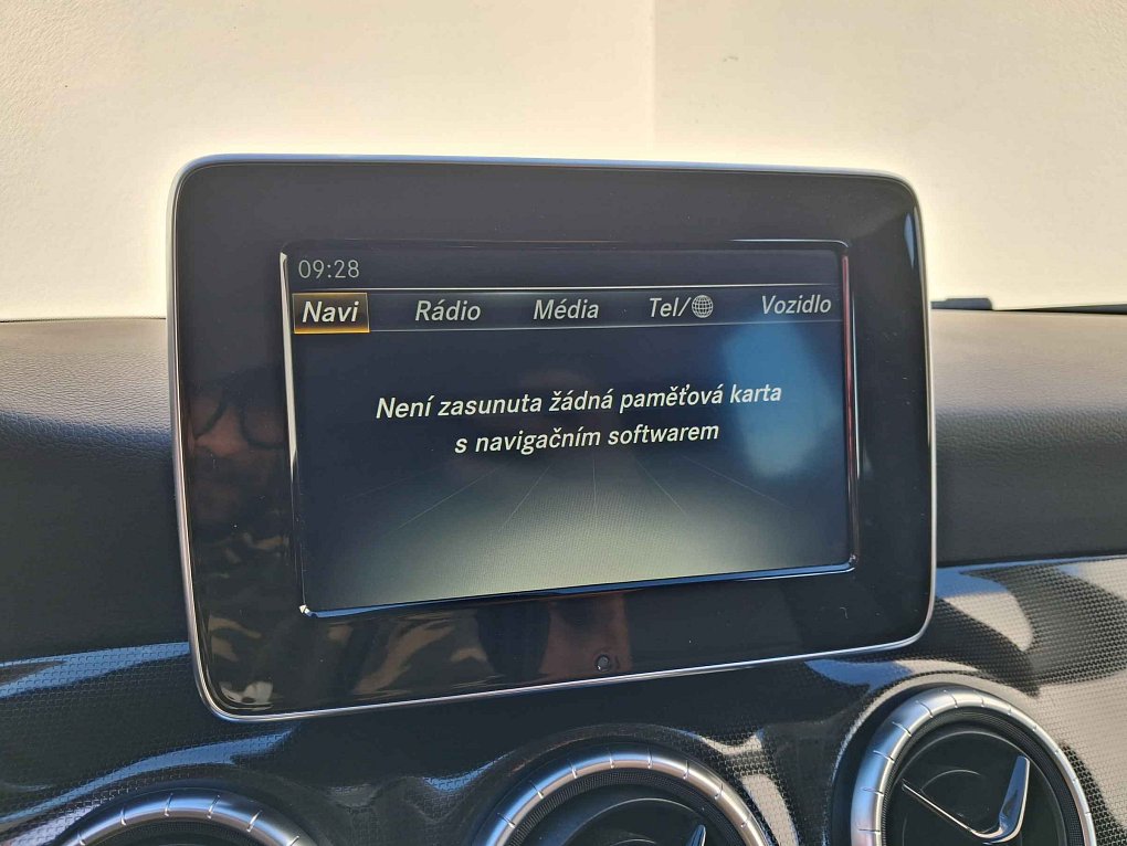 Mercedes-Benz CLA 1.6 CGi  CLA 180