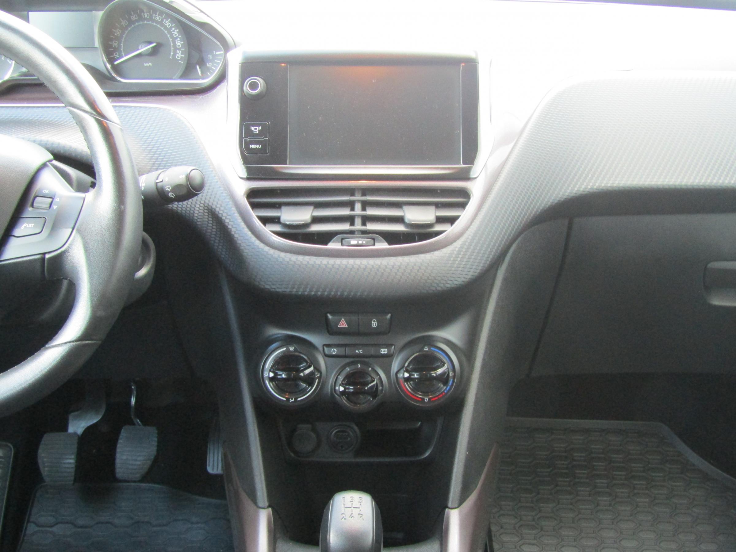 Peugeot 2008, 2014 - pohled č. 15