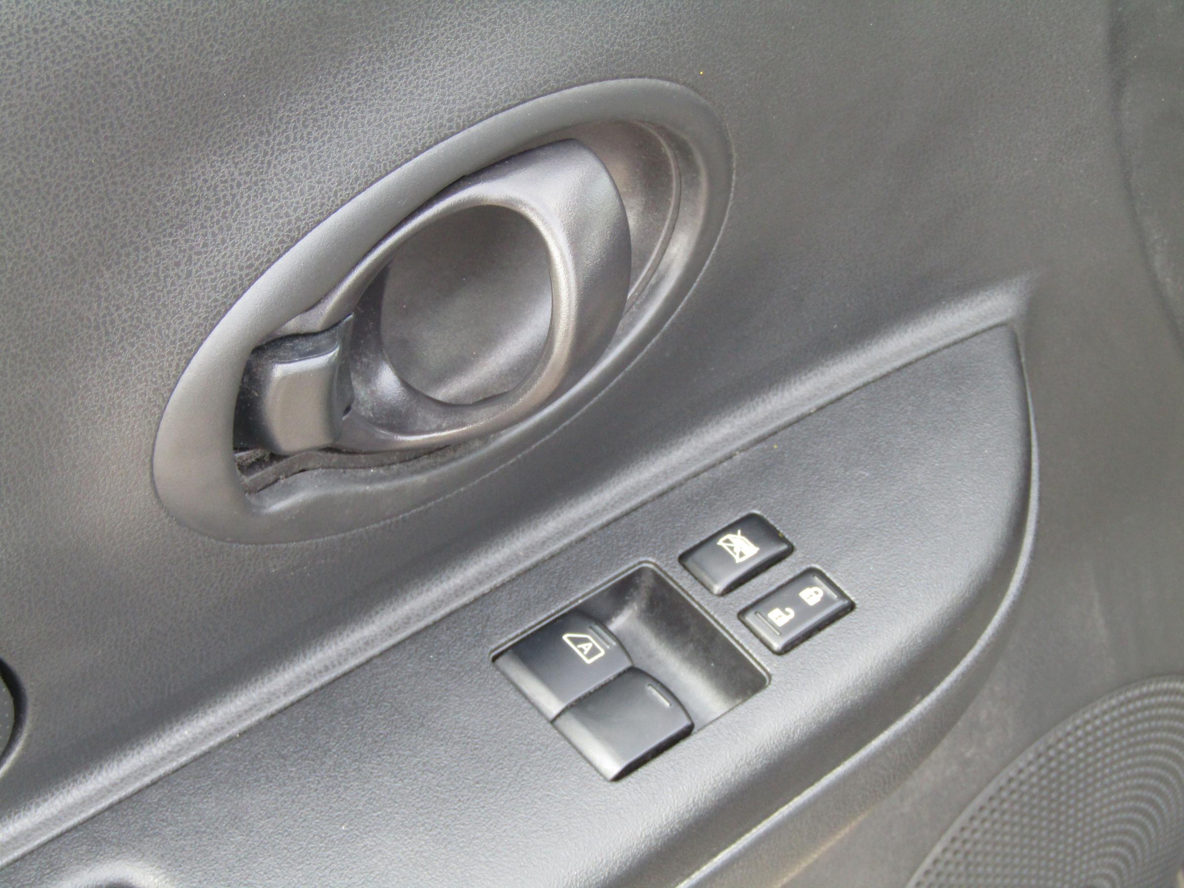 Nissan Micra, 2012 - pohled č. 18