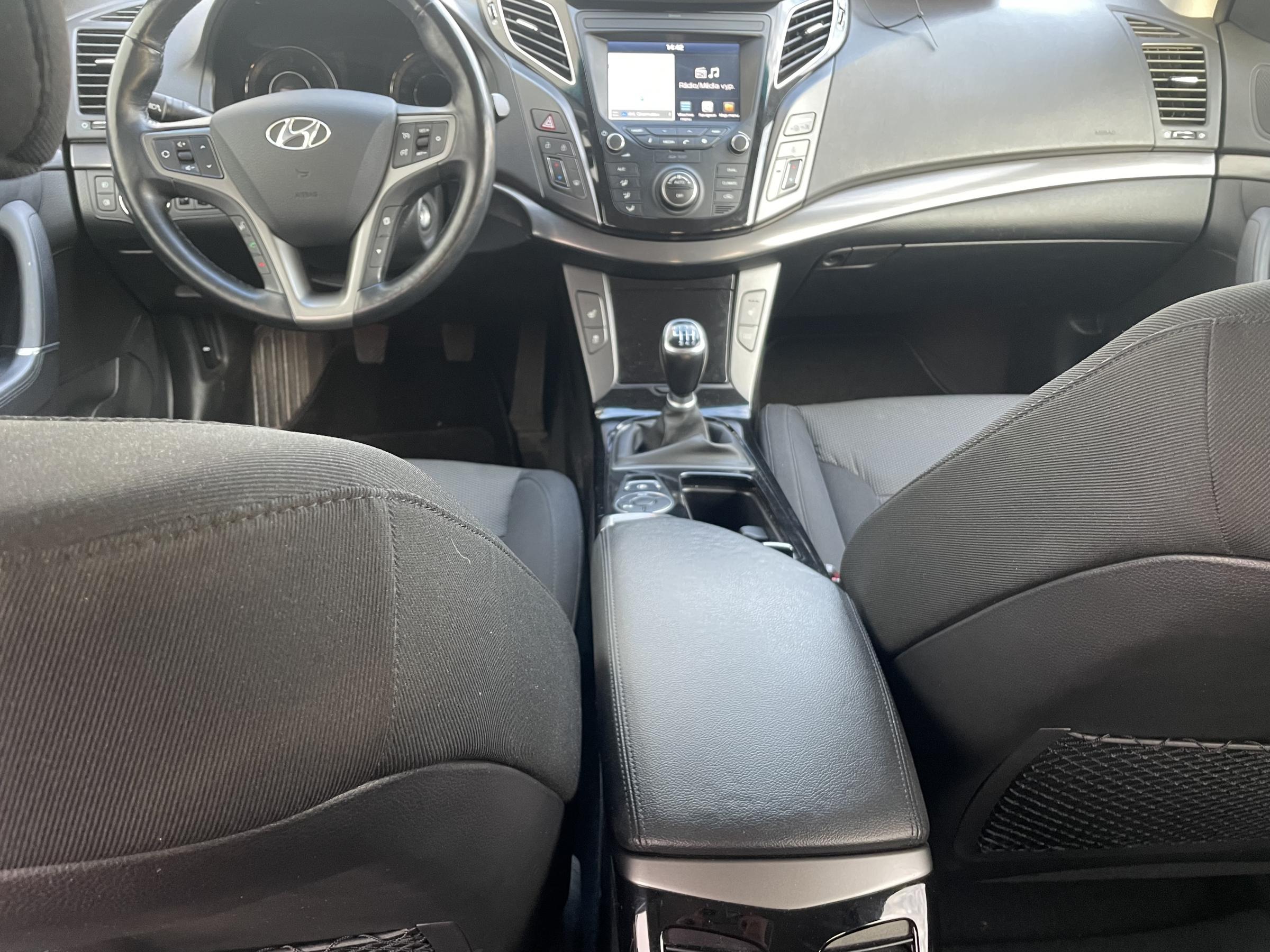 Hyundai i40, 2018 - pohled č. 18