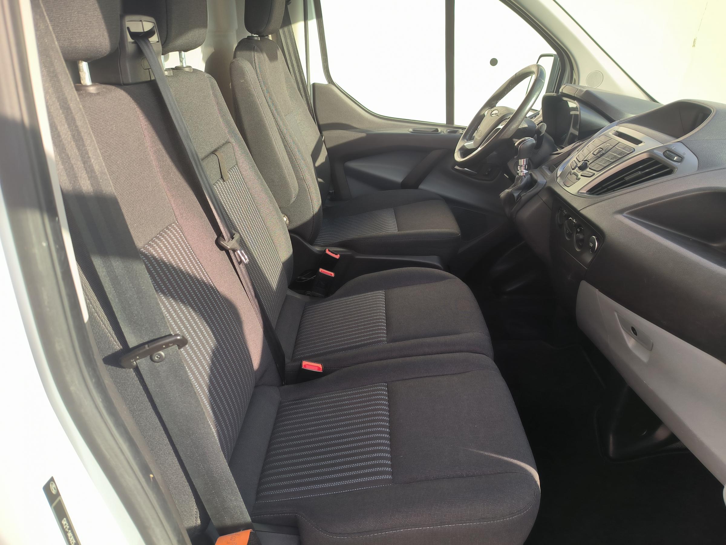 Ford Transit Custom, 2017 - pohled č. 22