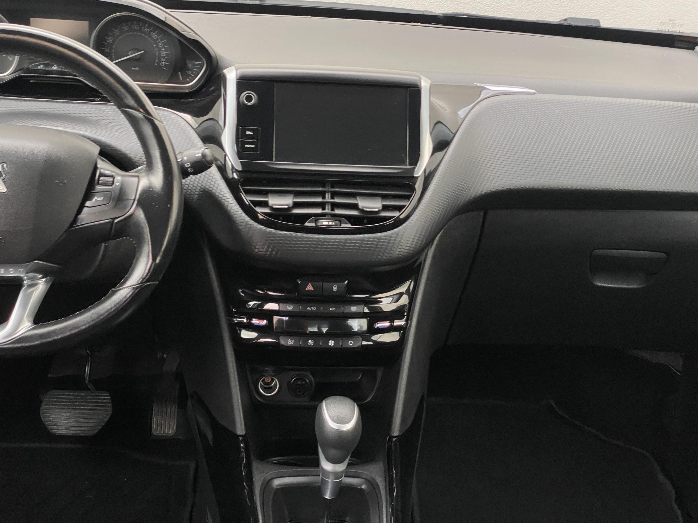 Peugeot 2008, 2016 - pohled č. 9