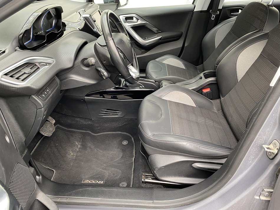 Peugeot 2008 1.2 PT Allure