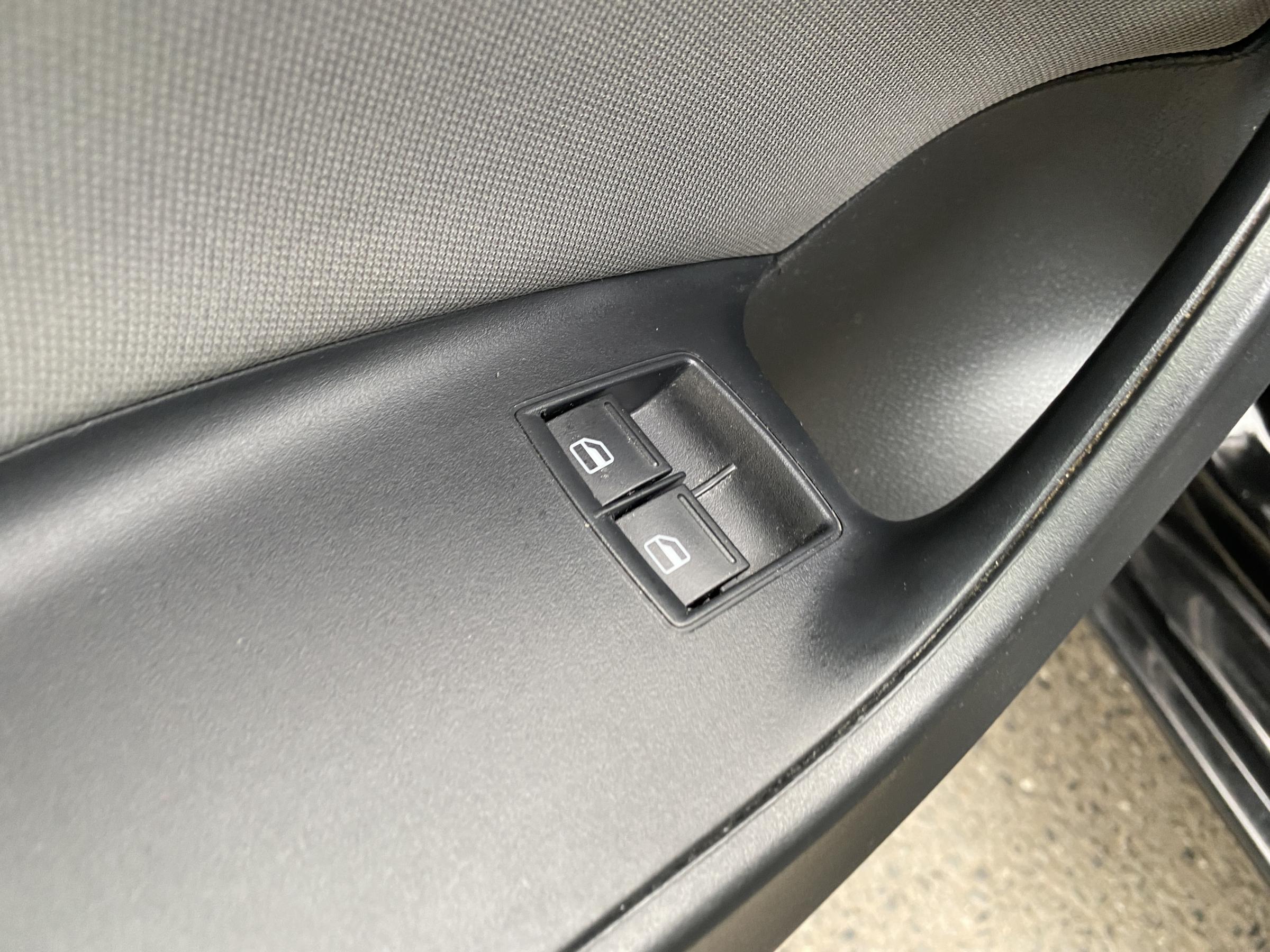 Seat Ibiza, 2015 - pohled č. 13