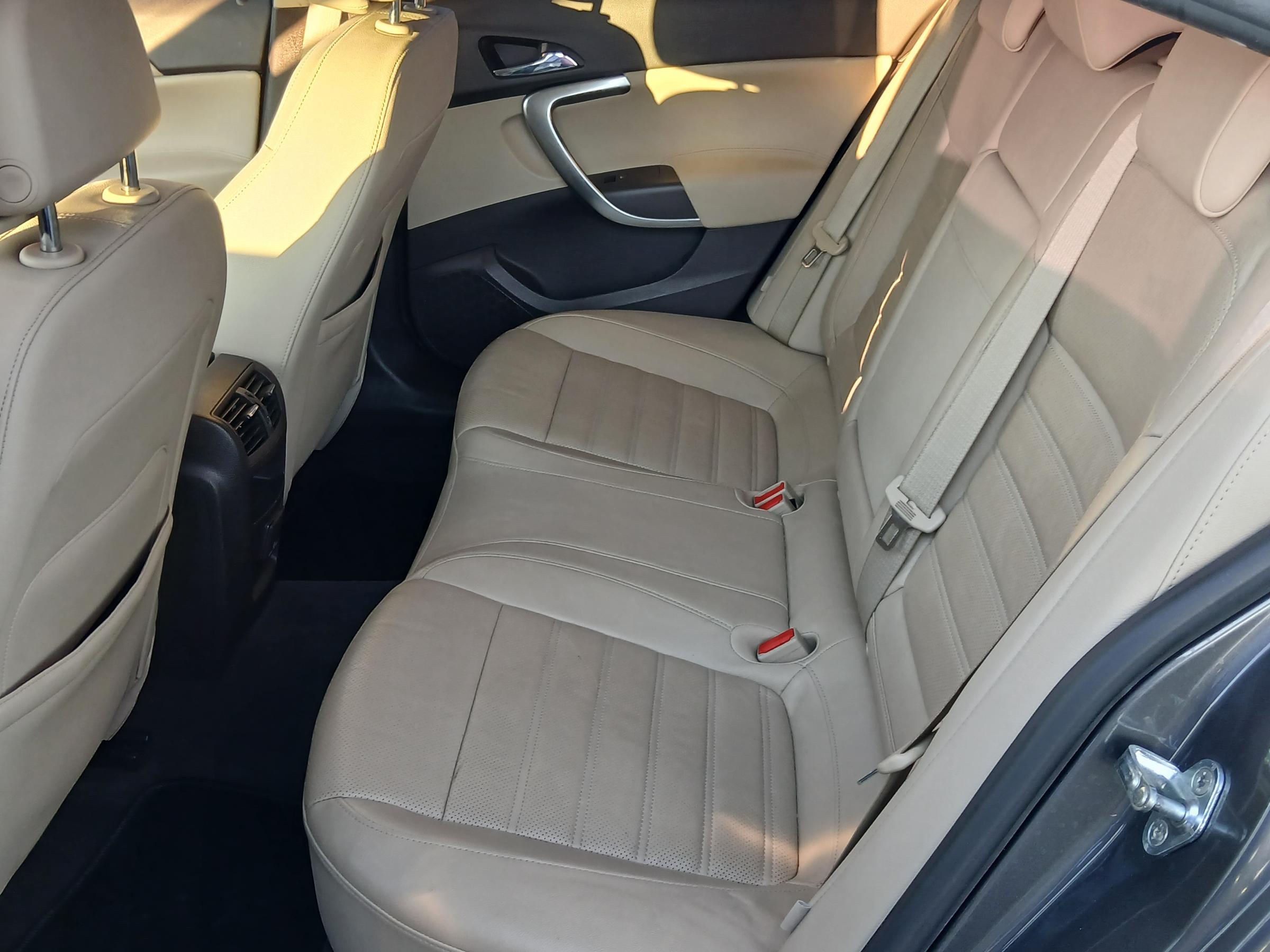 Opel Insignia, 2011 - pohled č. 10