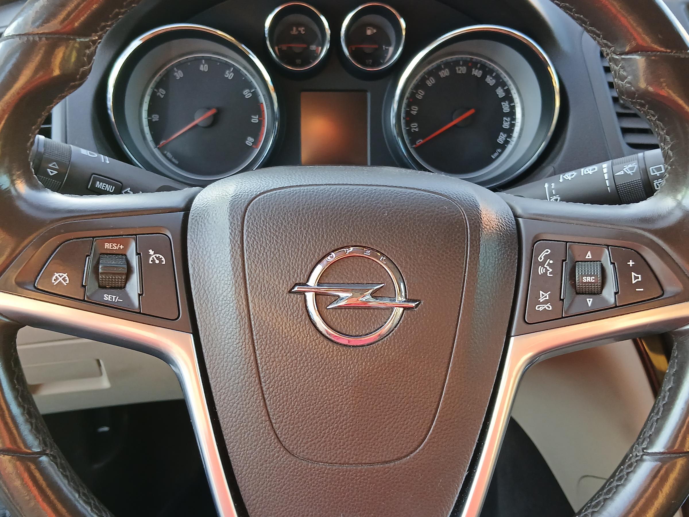 Opel Insignia, 2011 - pohled č. 19