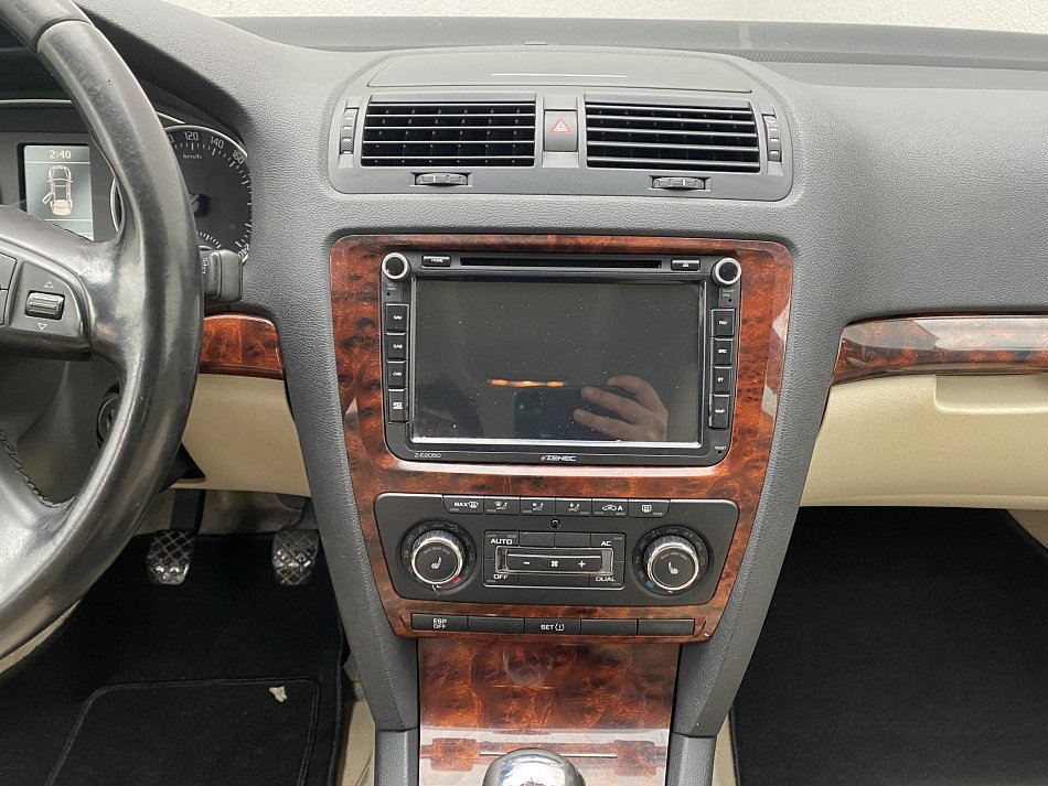 Škoda Octavia II 2.0 TDi Elegance