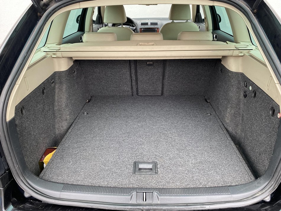 Škoda Octavia II 2.0 TDi Elegance