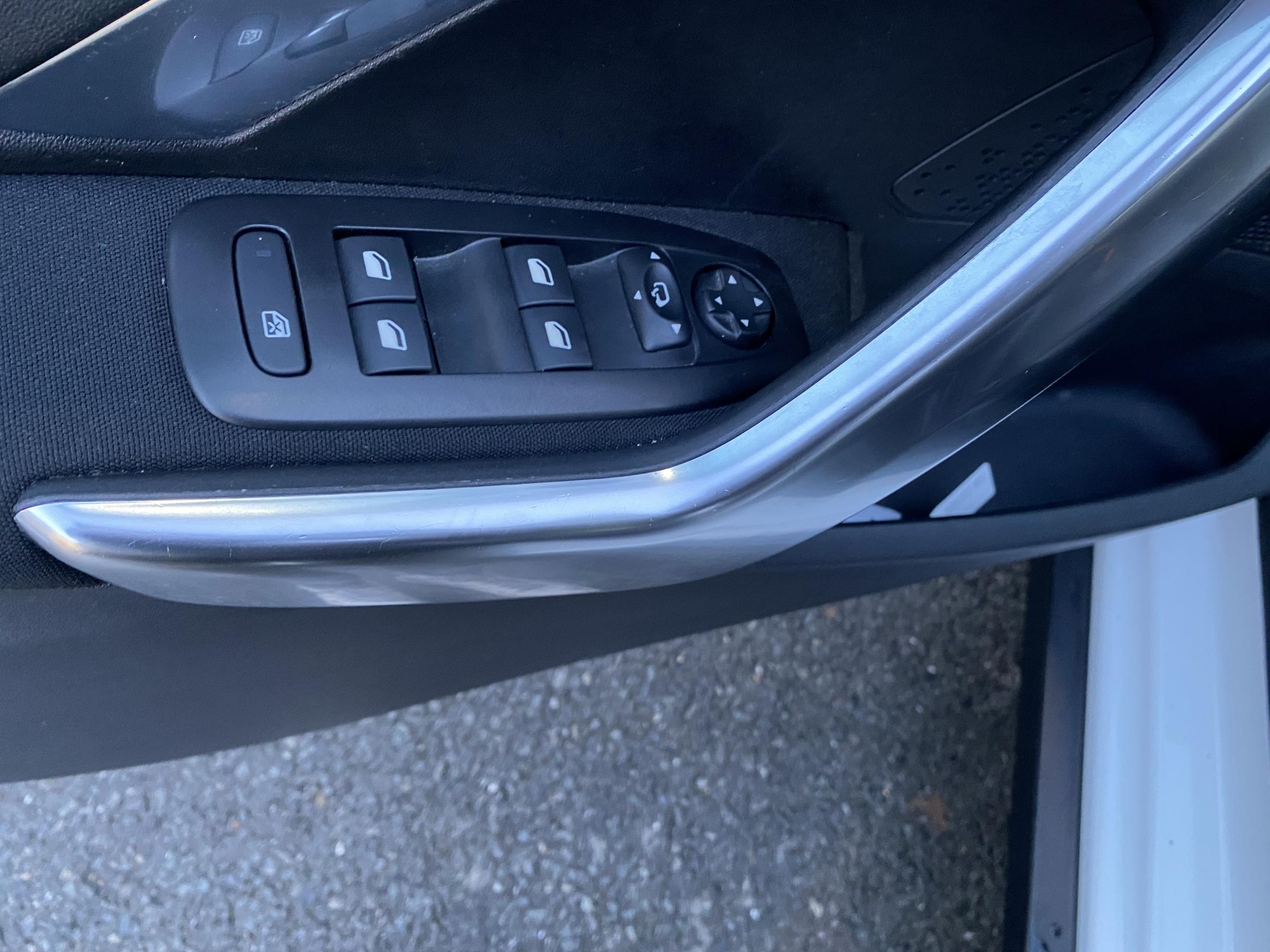 Peugeot 2008, 2019 - pohled č. 11