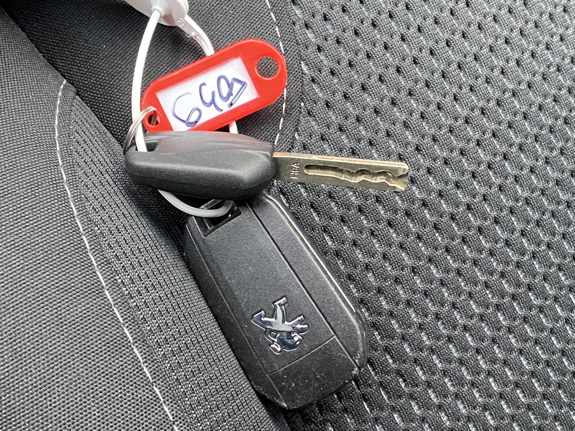 Peugeot 208, 2019 - pohled č. 20