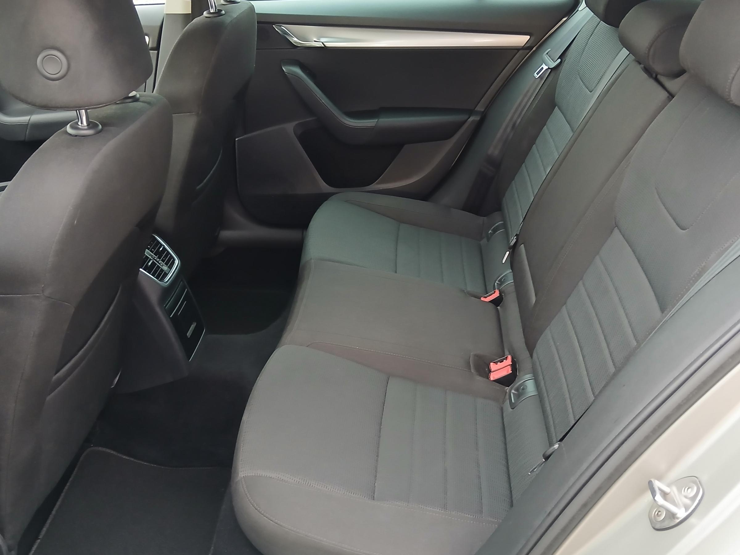 Škoda Octavia III, 2014 - pohled č. 10