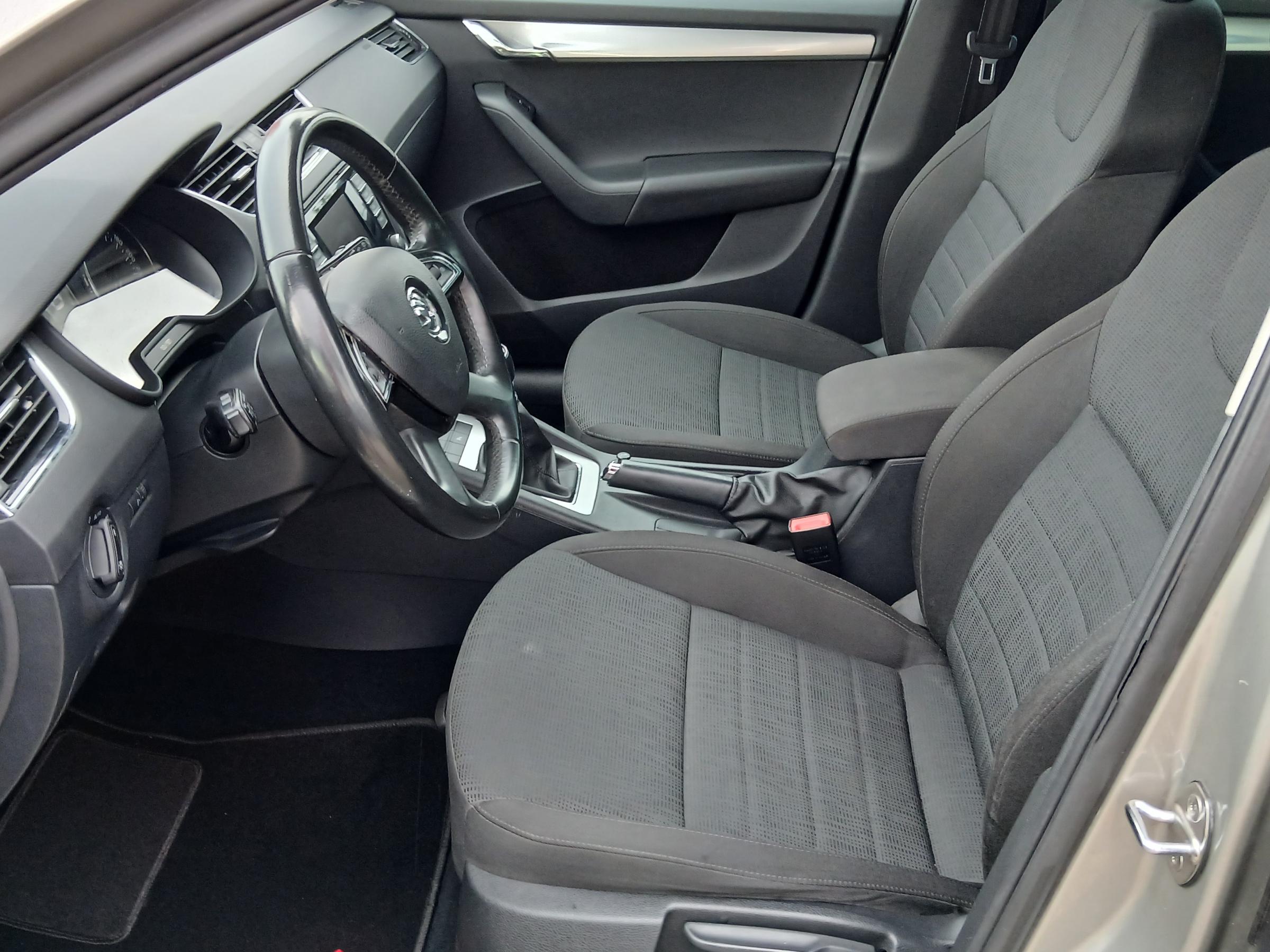 Škoda Octavia III, 2014 - pohled č. 9