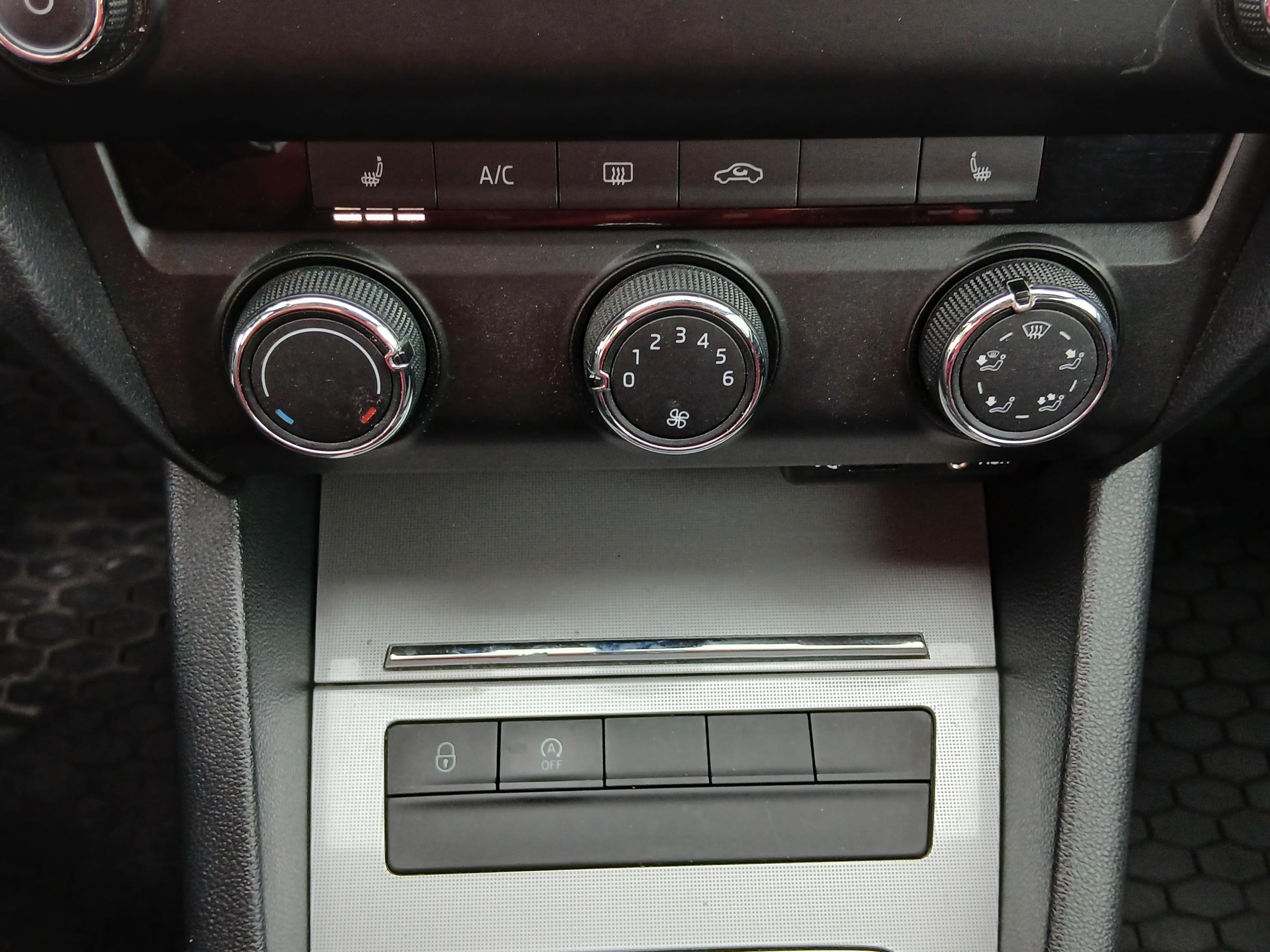 Škoda Octavia III, 2016 - pohled č. 15