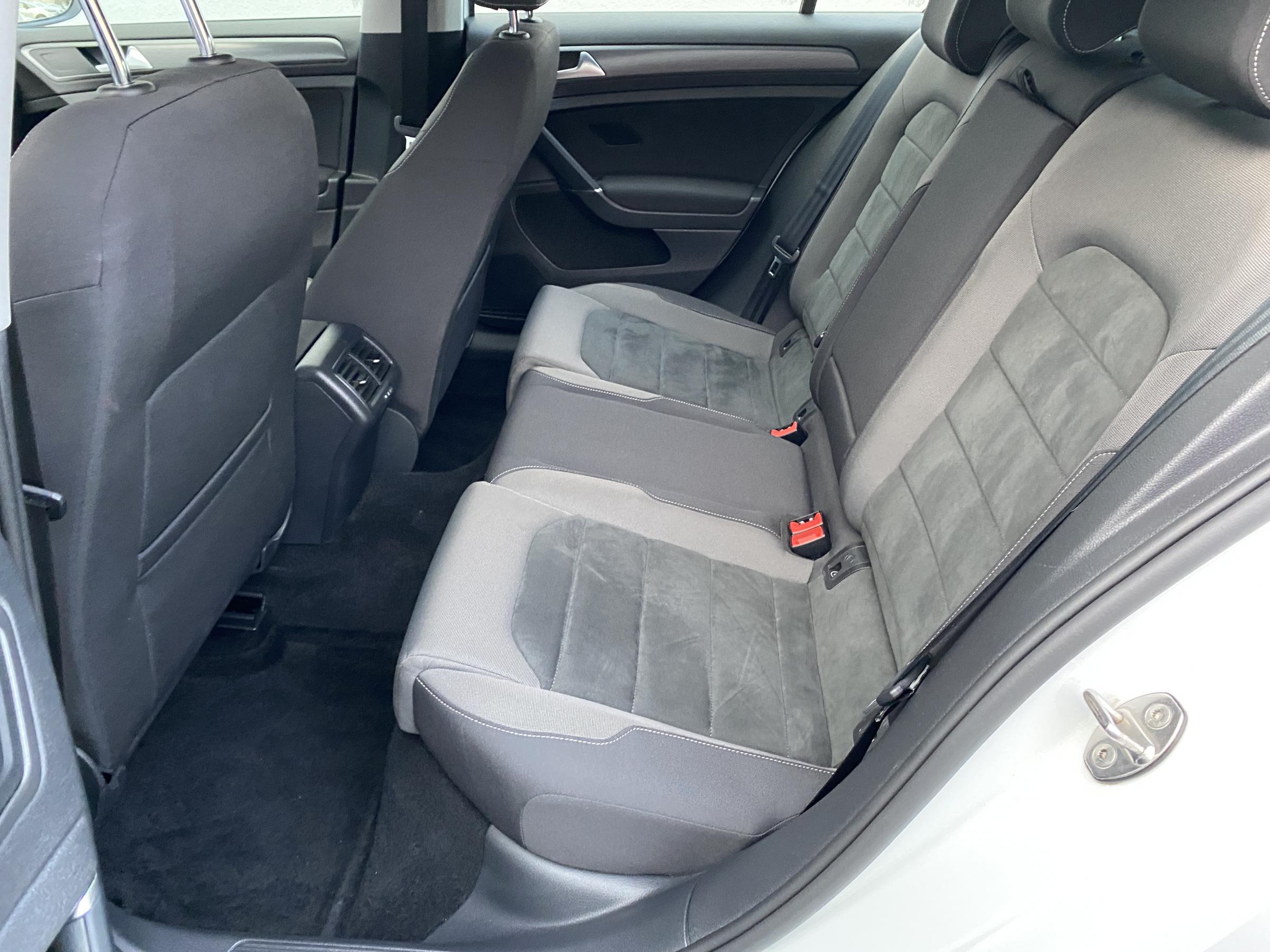 Volkswagen Golf, 2019 - pohled č. 10