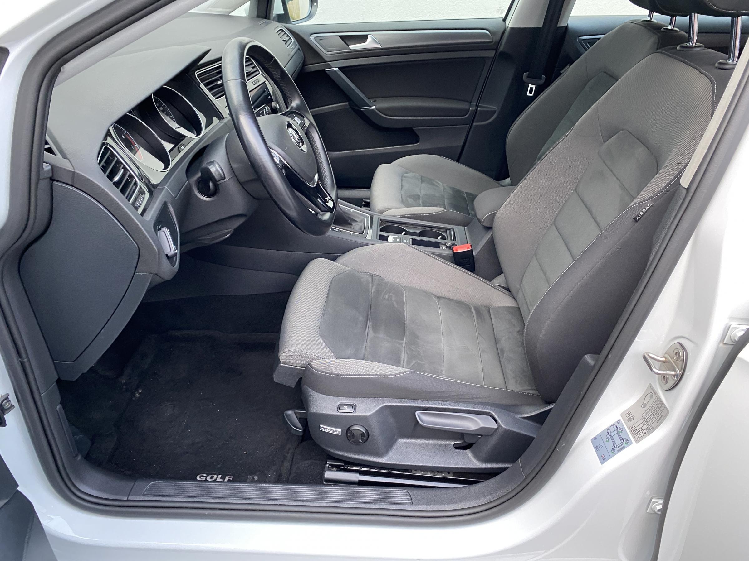 Volkswagen Golf, 2019 - pohled č. 9