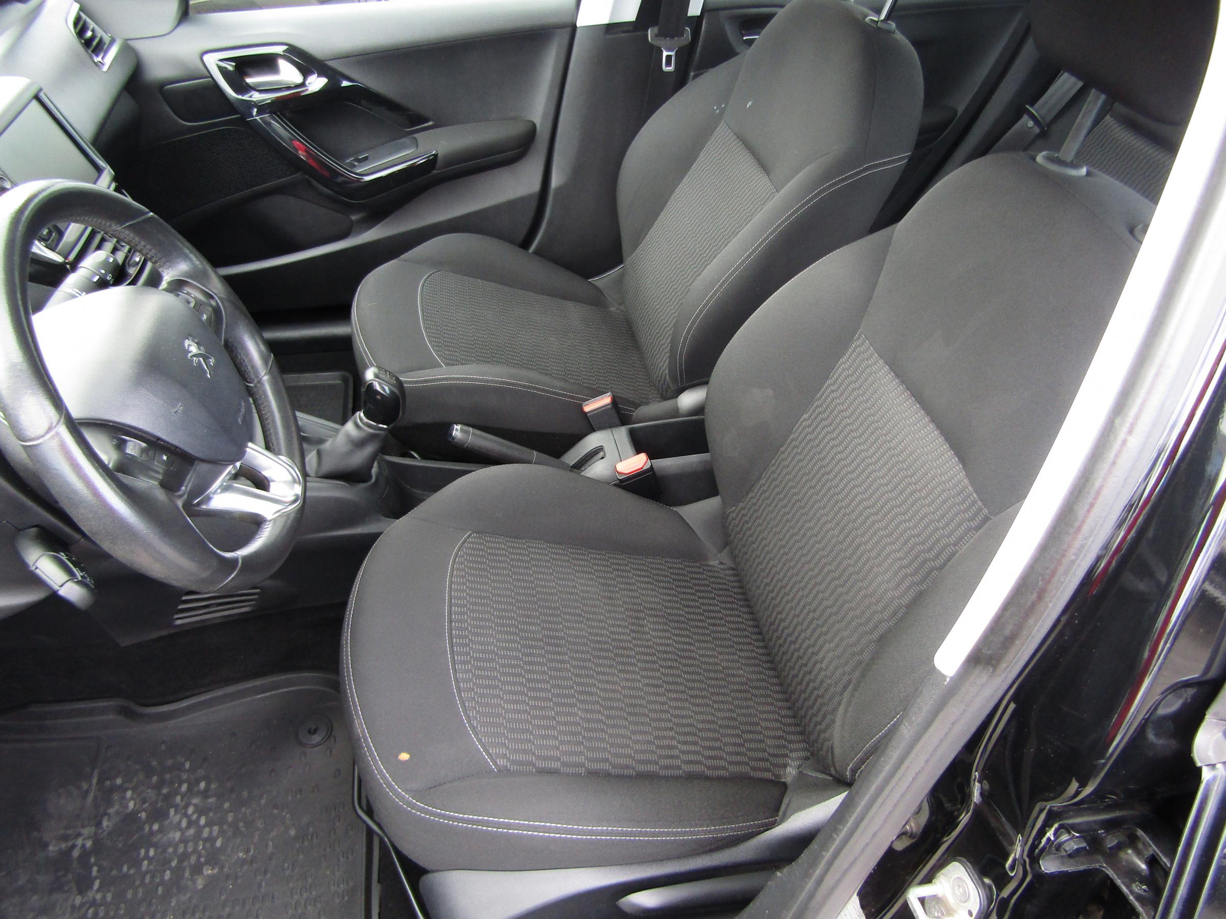 Peugeot 208, 2017 - pohled č. 9