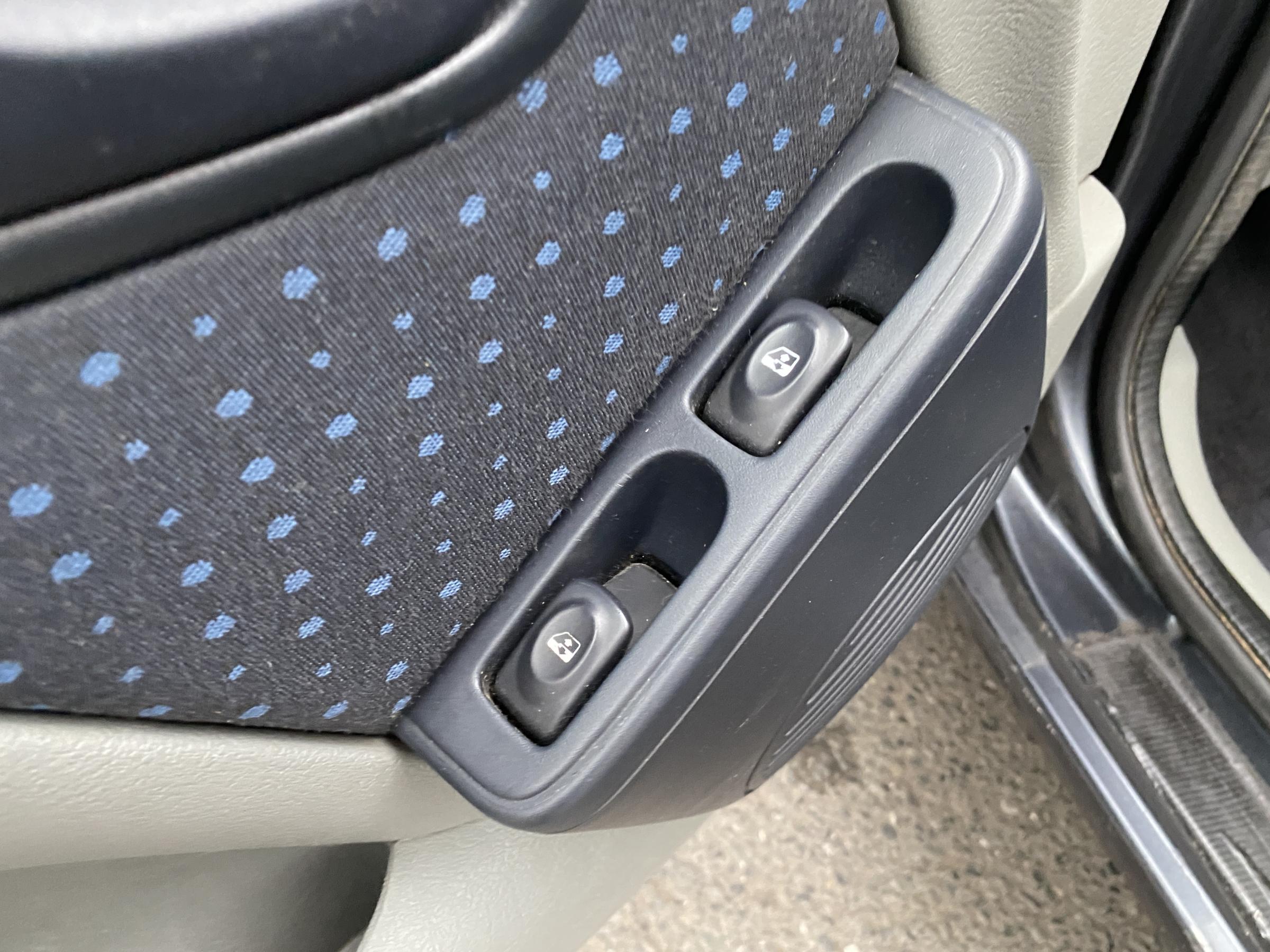 Renault Thalia, 2006 - pohled č. 10