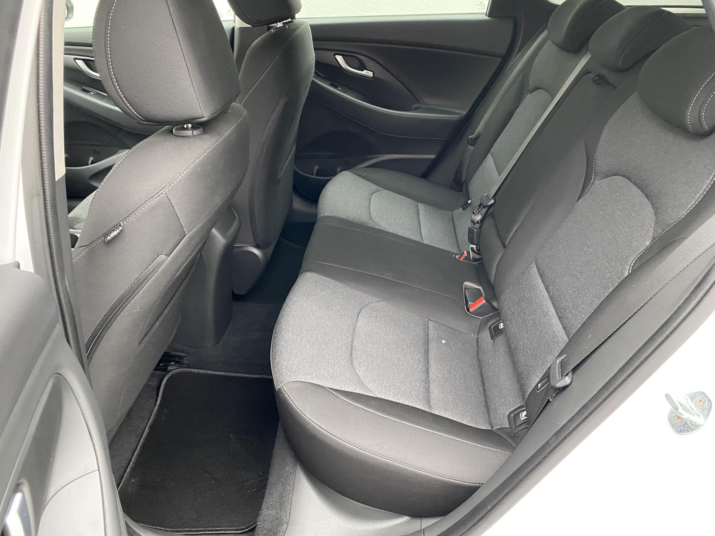 Hyundai i30, 2023 - pohled č. 10