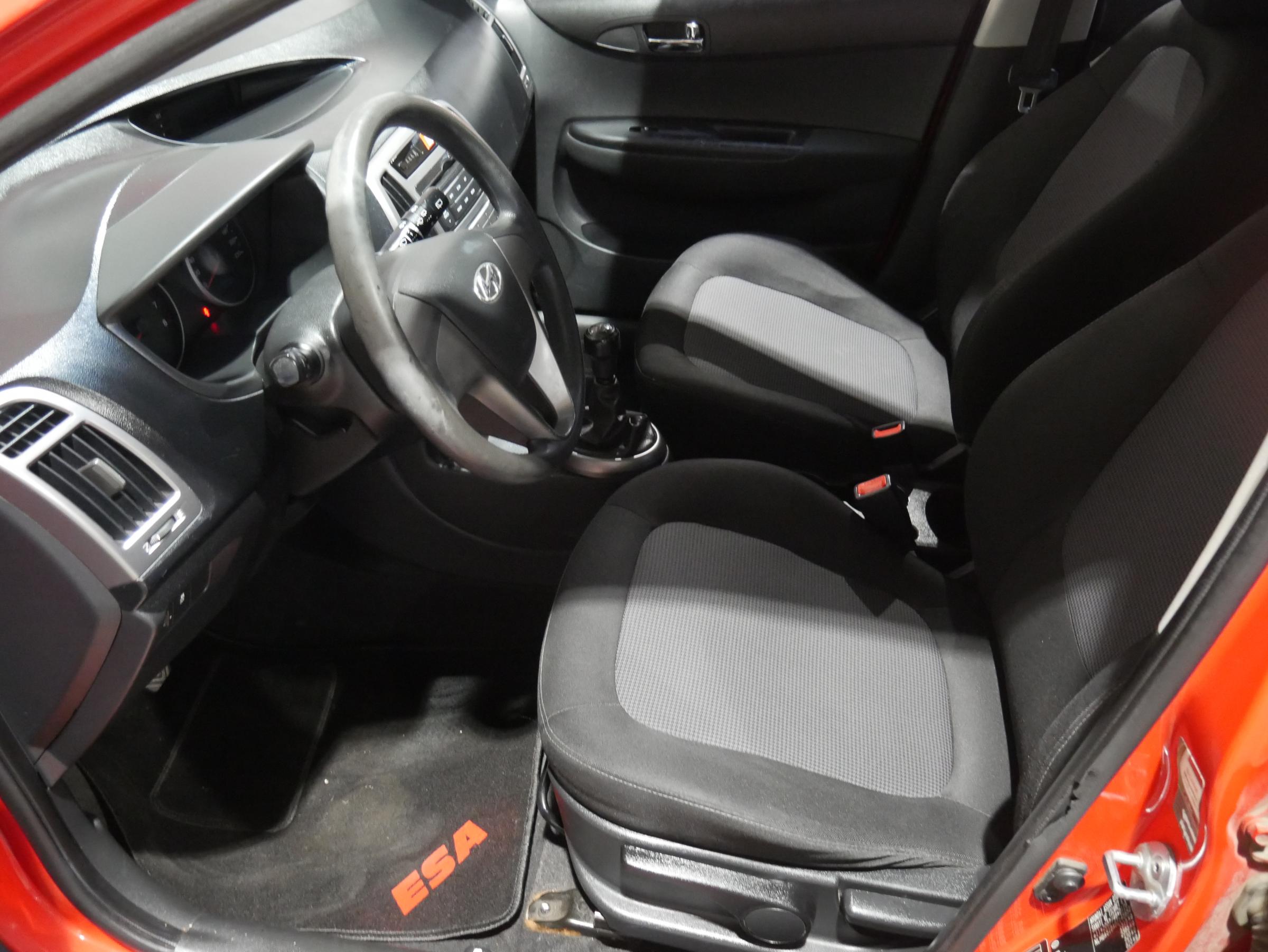 Hyundai i20, 2012 - pohled č. 9