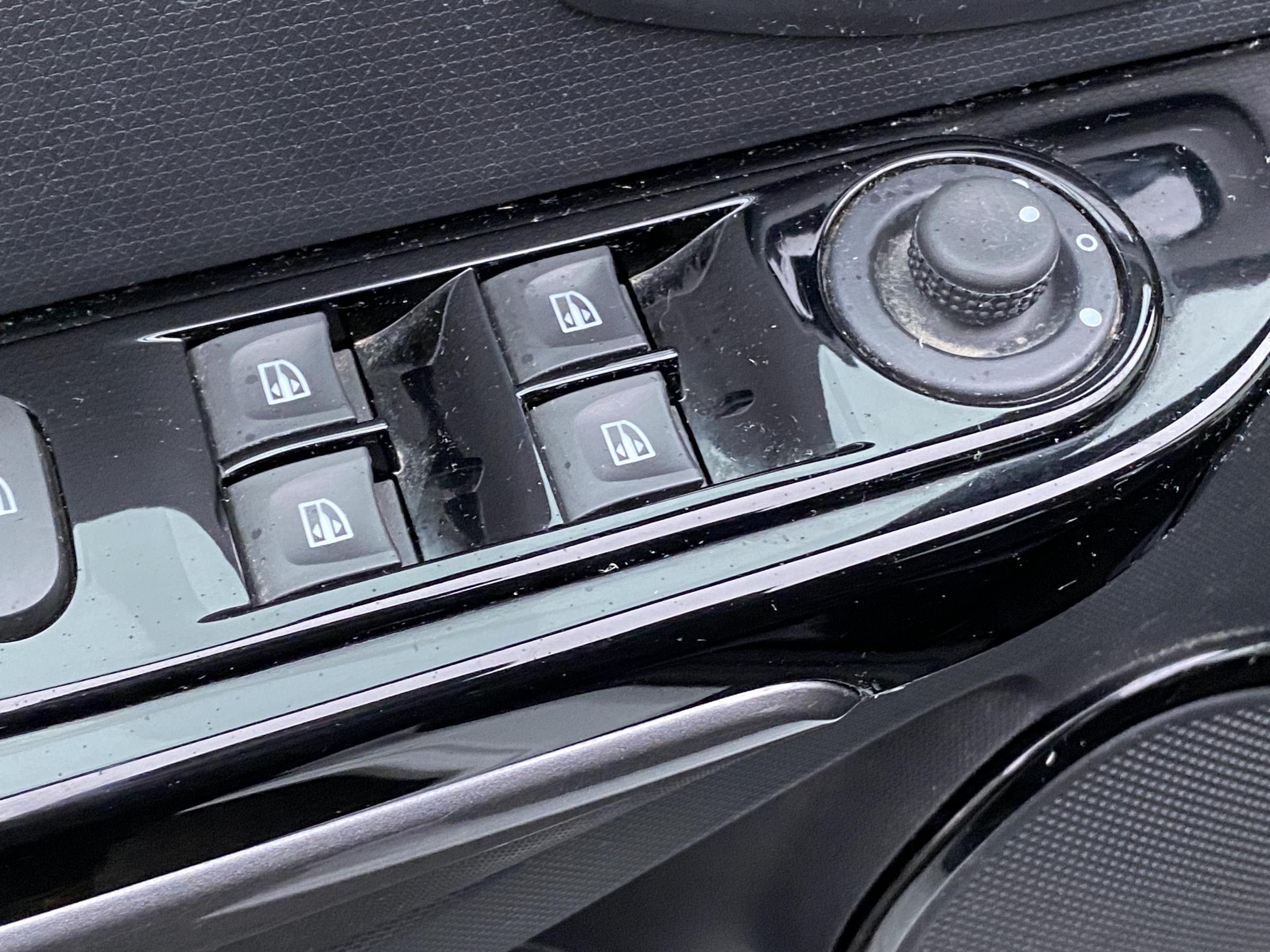 Renault Clio, 2014 - pohled č. 11