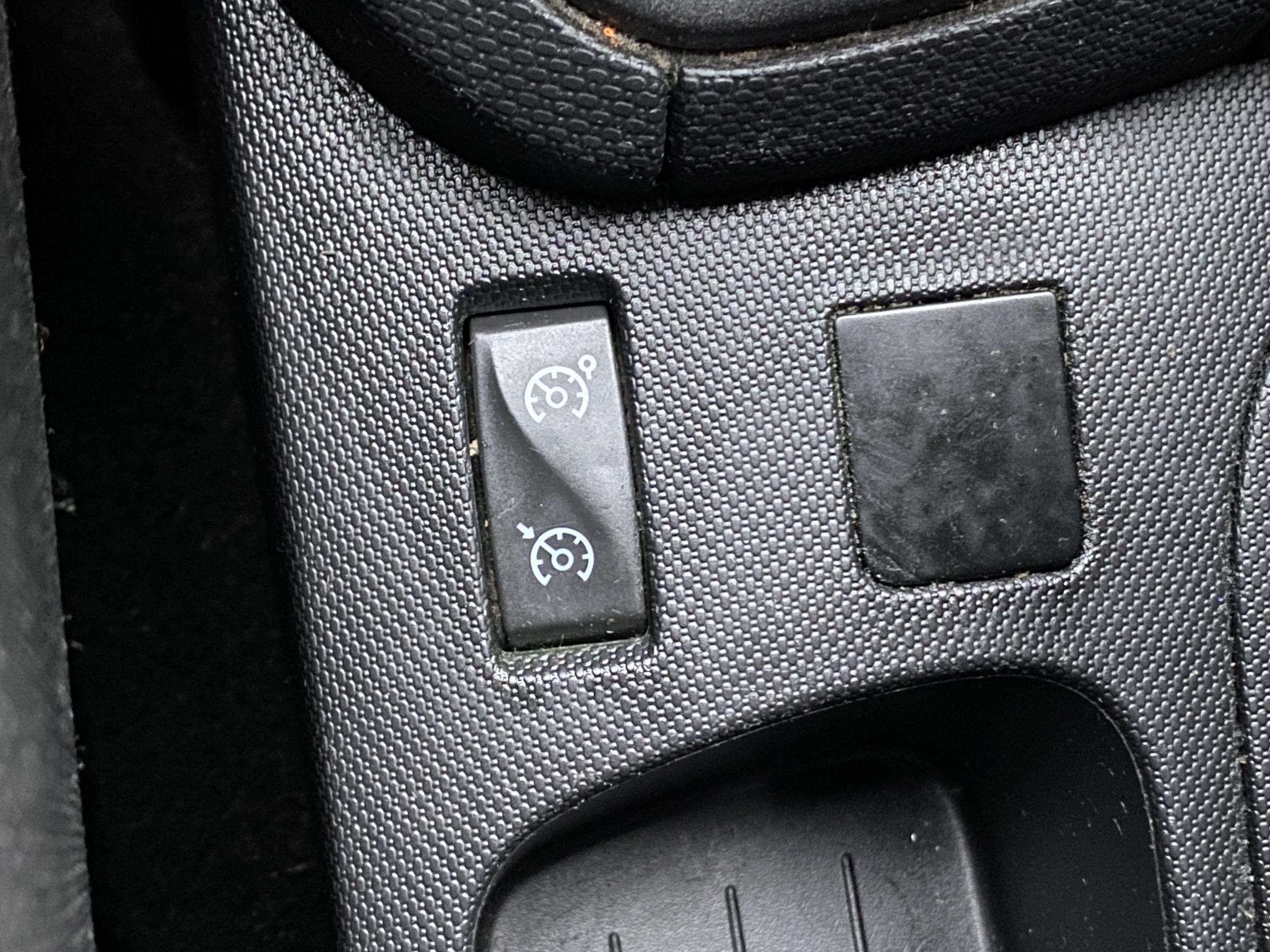 Renault Clio, 2014 - pohled č. 14