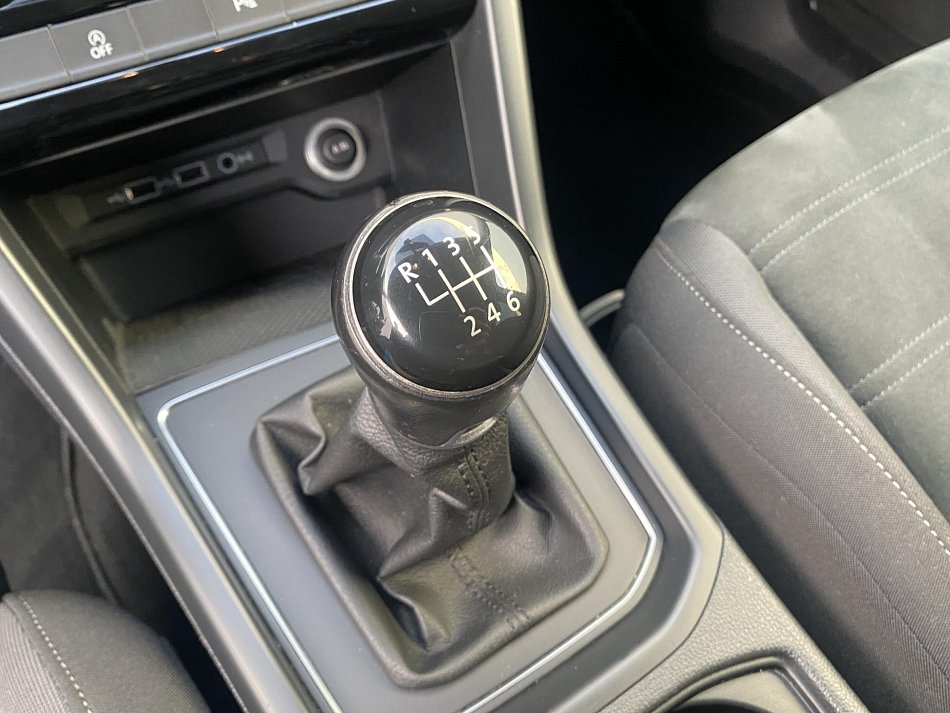 Volkswagen Touran 2.0 TDi 