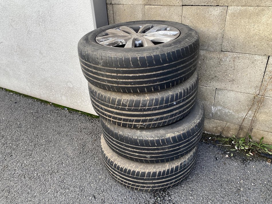 Volkswagen Touran 2.0 TDi 