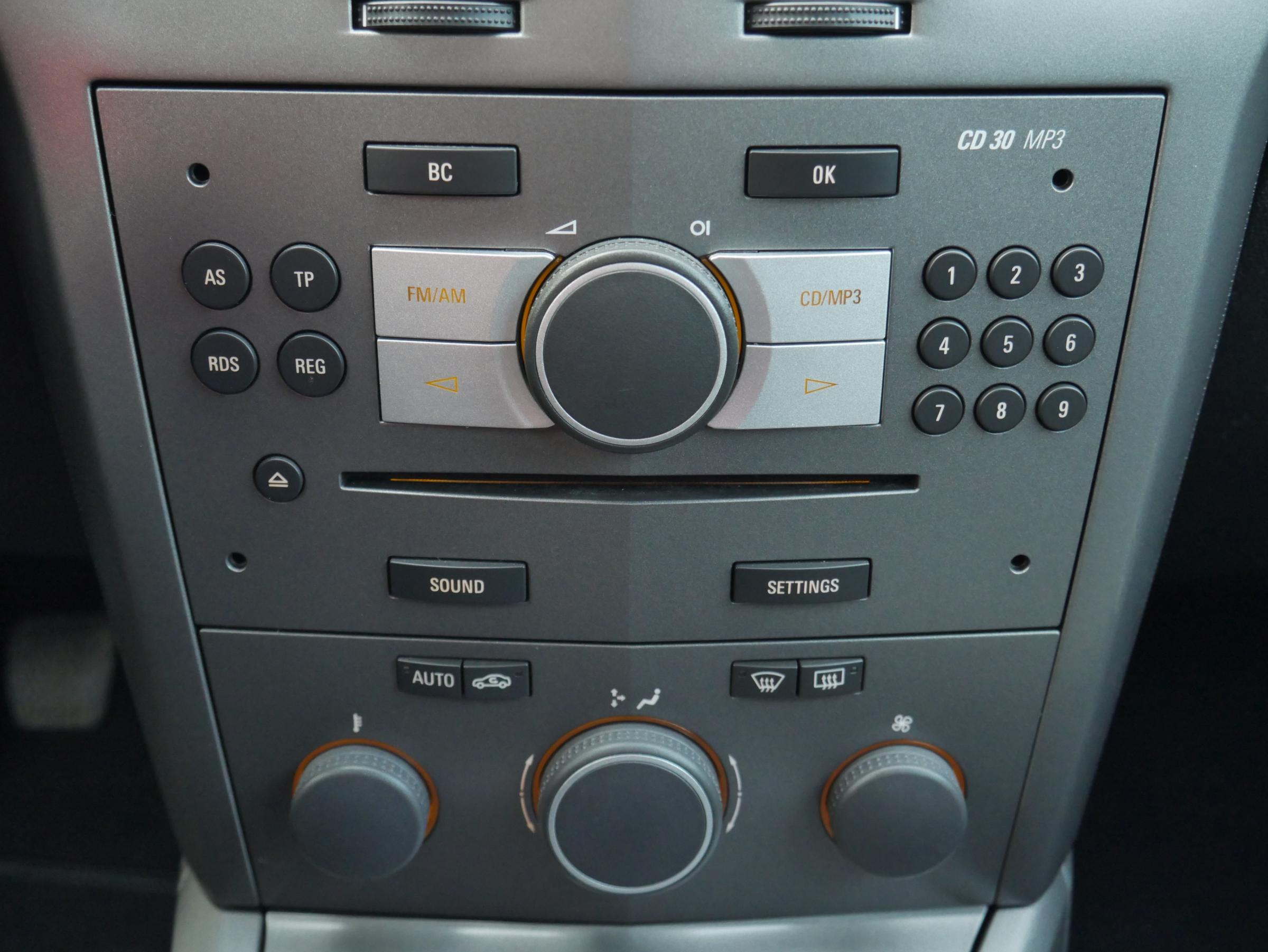 Opel Astra, 2007 - pohled č. 14