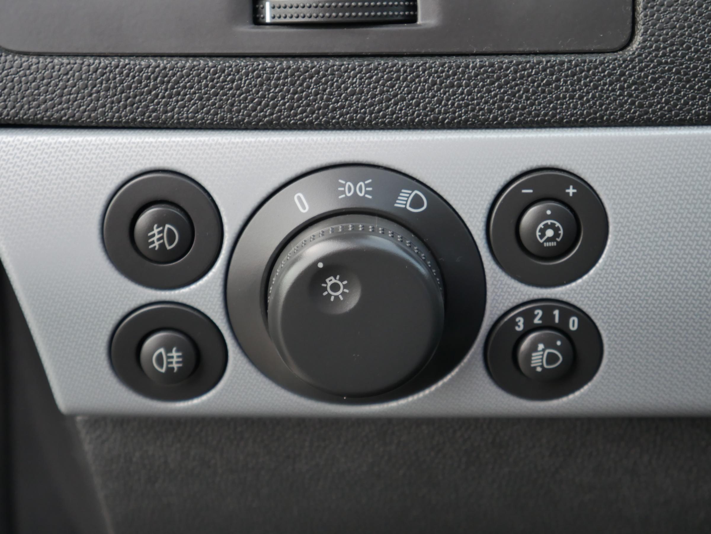 Opel Astra, 2007 - pohled č. 17