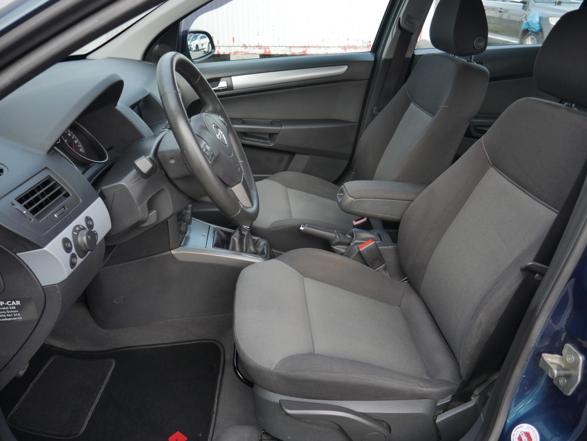 Opel Astra, 2007 - pohled č. 9