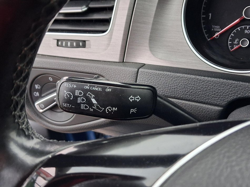 Volkswagen Golf 1.2TSI 