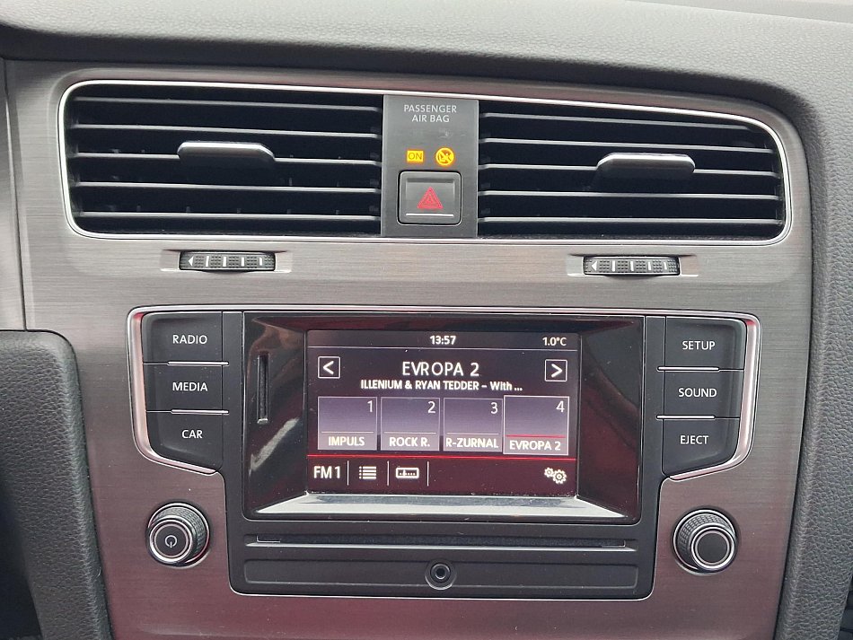 Volkswagen Golf 1.2TSI 