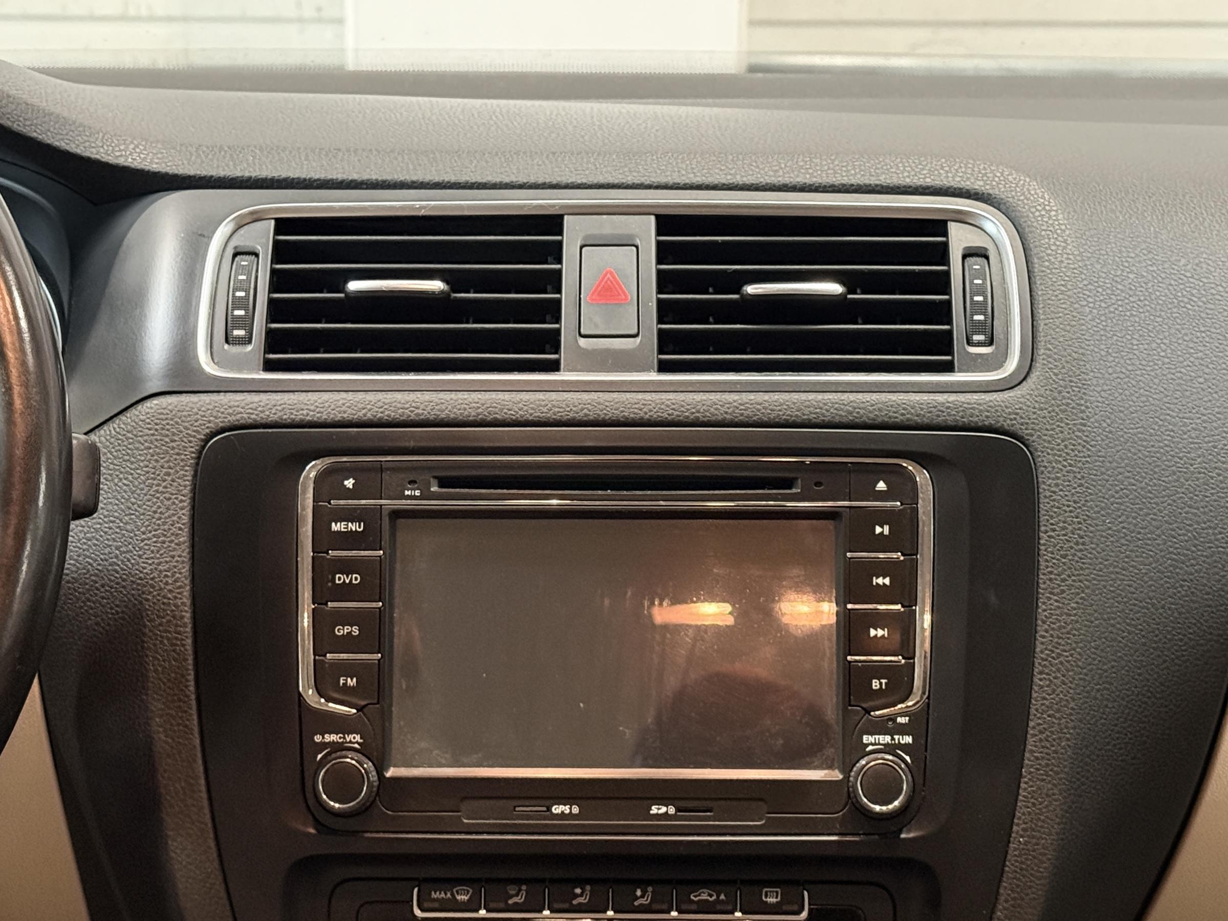 Volkswagen Jetta, 2012 - pohled č. 16