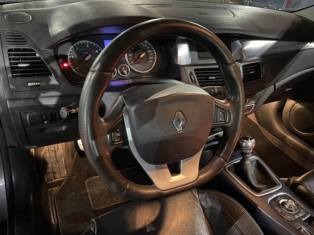 Renault Laguna 2.0 dCi  4Control